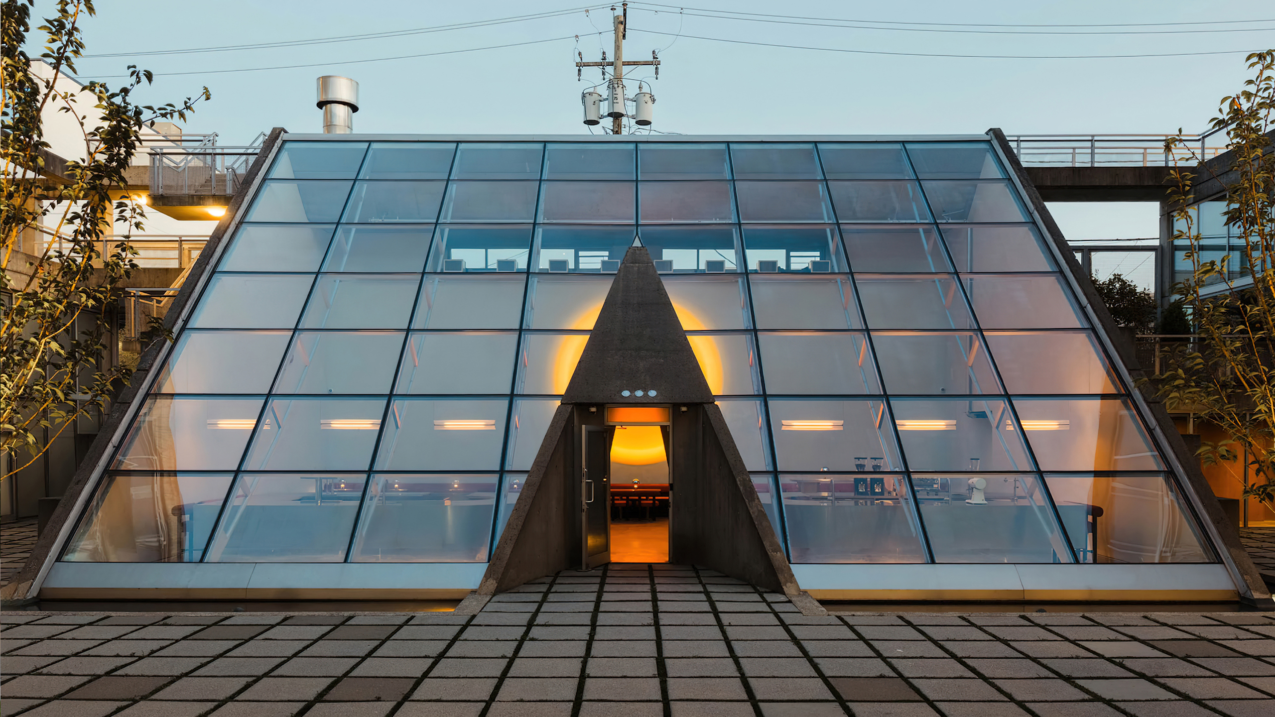 Cover_Ellipsis_Ext_W