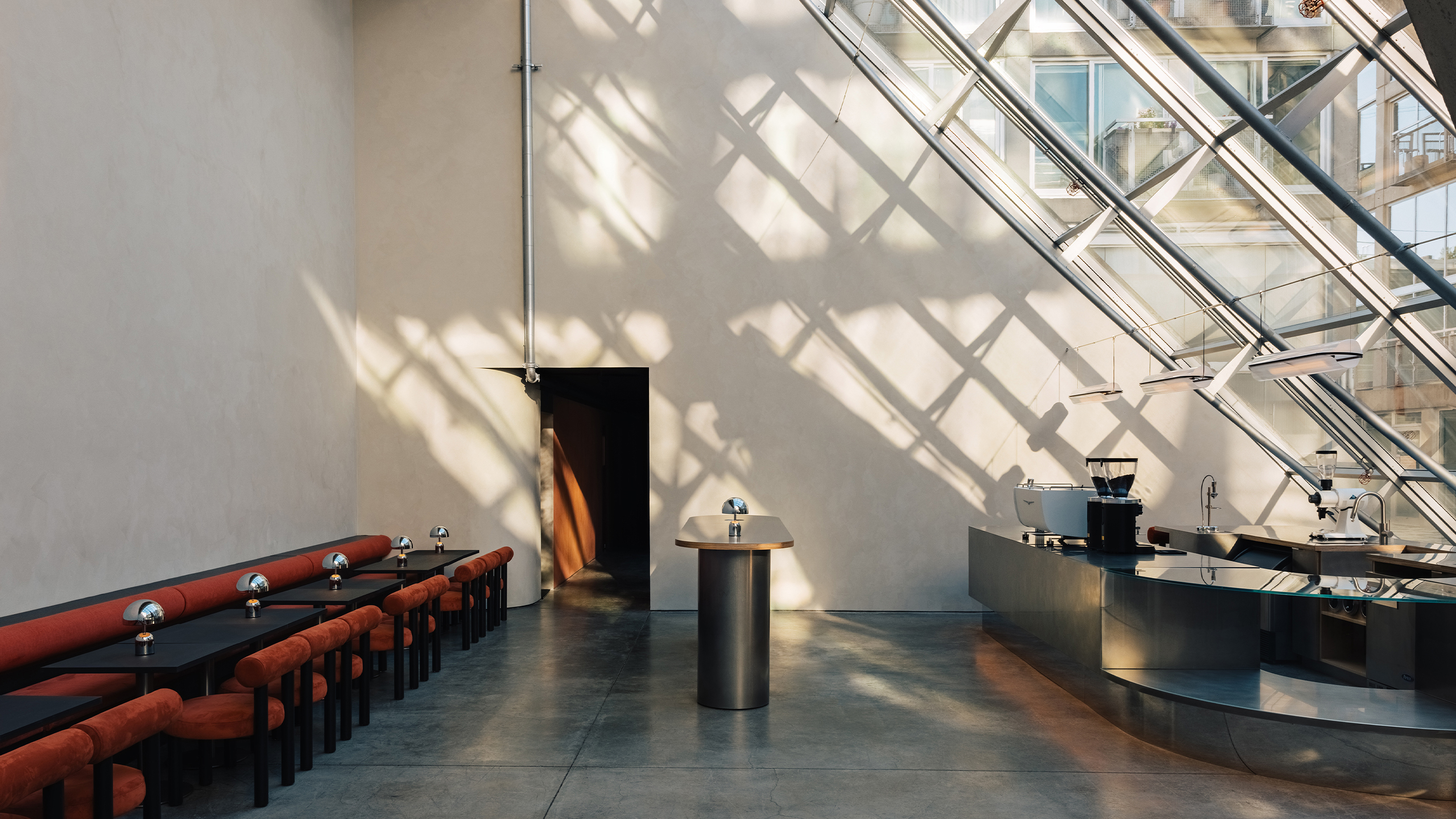 Cover_Ellipsis_Int_W